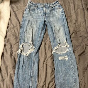 AE Strigid Mom Jeans
